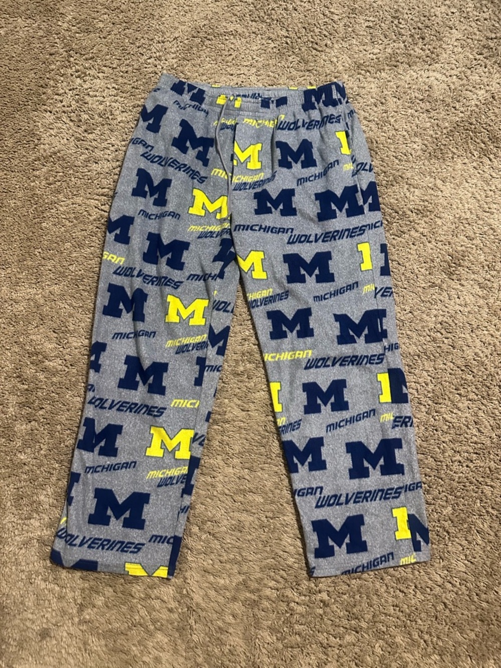 Vintage NCAA Michigan Wolverines “triple grey” pants 00s size large